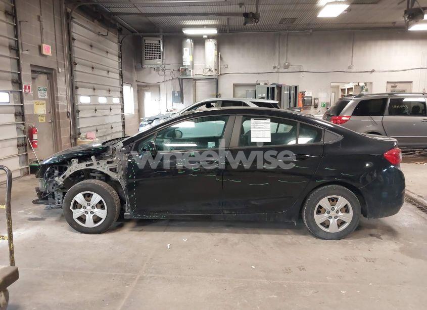 Photo 14 of 2017 Chevrolet Cruze LS AUTO (VIN 1G1BC5SM8H7114207)