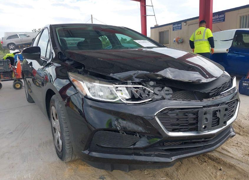 2017 Chevrolet Cruze LS AUTO (VIN 1G1BC5SM8H7115731) main photo