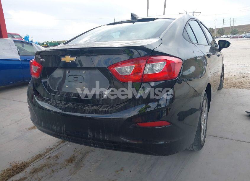 Photo 4 of 2017 Chevrolet Cruze LS AUTO (VIN 1G1BC5SM8H7115731)