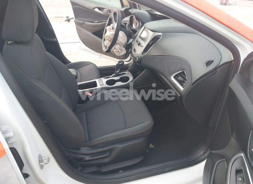 Photo 5 of 2017 Chevrolet Cruze LS AUTO (VIN 1G1BC5SM8H7189781)