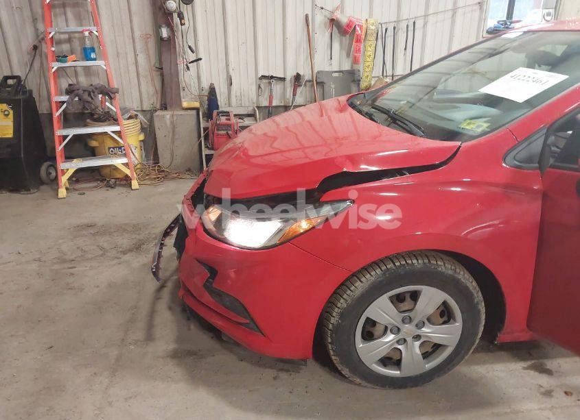 Photo 6 of 2017 Chevrolet Cruze LS AUTO (VIN 1G1BC5SM8H7211603)