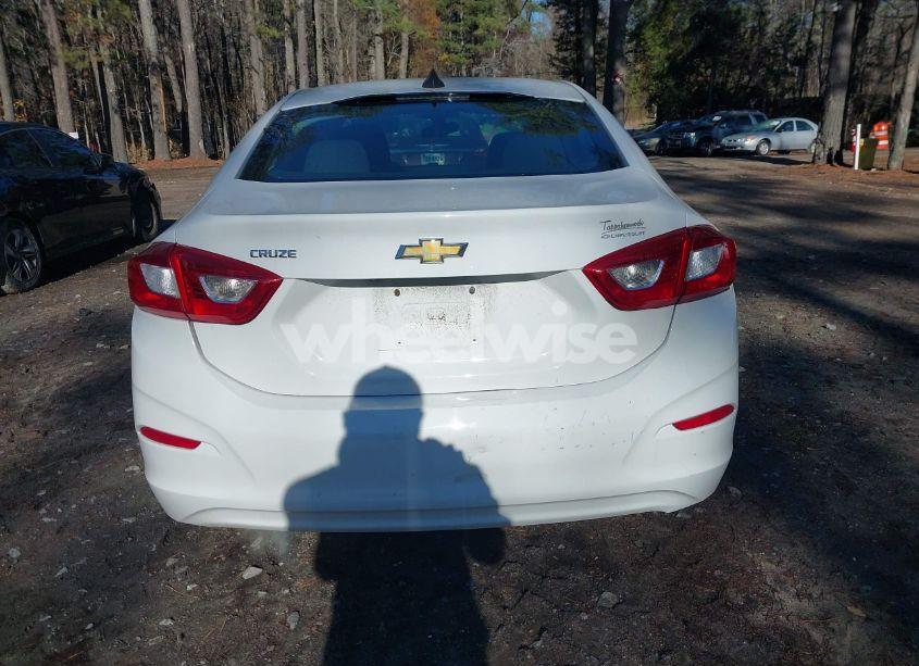 Photo 16 of 2017 Chevrolet Cruze LS AUTO (VIN 1G1BC5SM8H7224965)