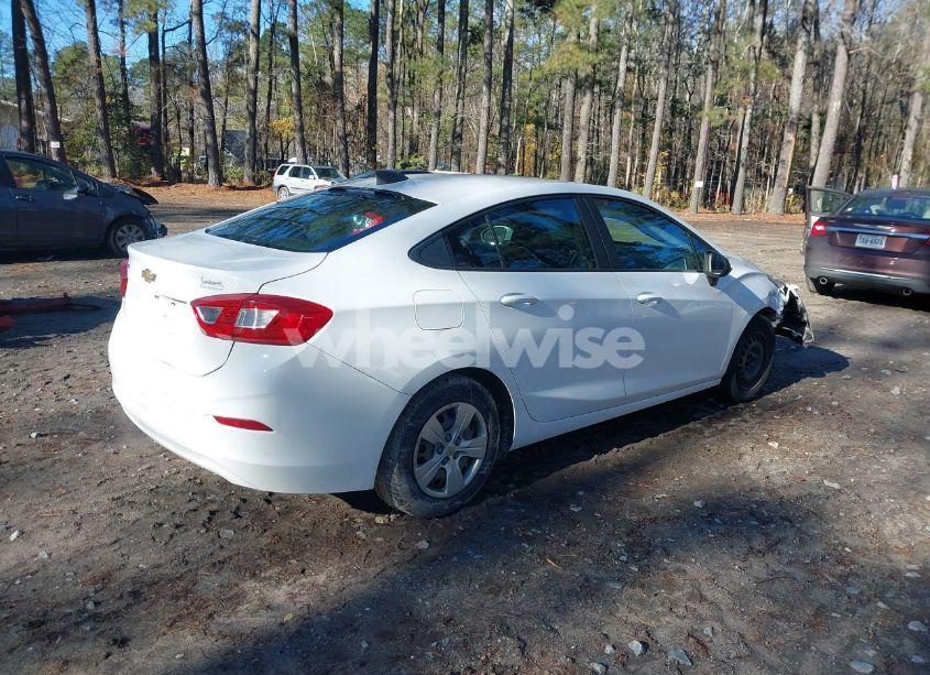 Photo 4 of 2017 Chevrolet Cruze LS AUTO (VIN 1G1BC5SM8H7224965)