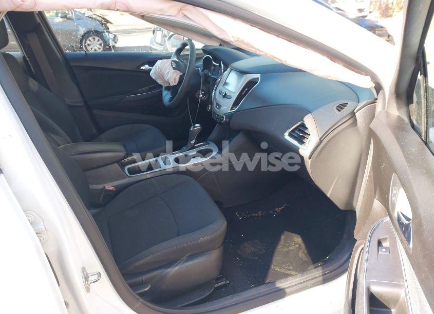 Photo 5 of 2017 Chevrolet Cruze LS AUTO (VIN 1G1BC5SM8H7224965)