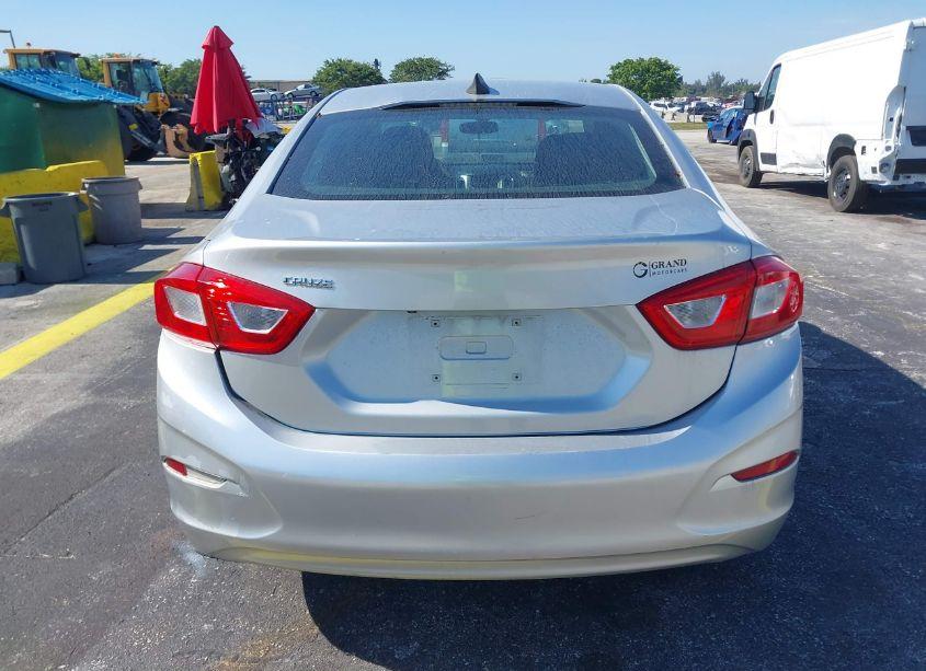 Photo 16 of 2017 Chevrolet Cruze LS AUTO (VIN 1G1BC5SM8H7258226)