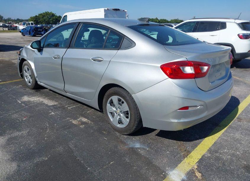 Photo 3 of 2017 Chevrolet Cruze LS AUTO (VIN 1G1BC5SM8H7258226)