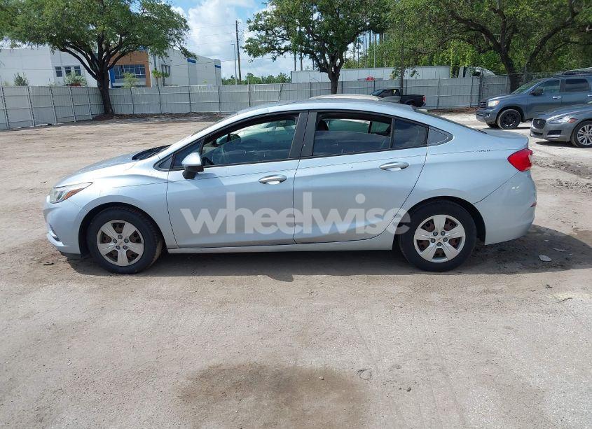 Photo 14 of 2017 Chevrolet Cruze LS AUTO (VIN 1G1BC5SM8H7262910)