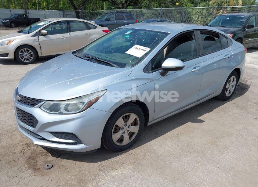 Photo 2 of 2017 Chevrolet Cruze LS AUTO (VIN 1G1BC5SM8H7262910)