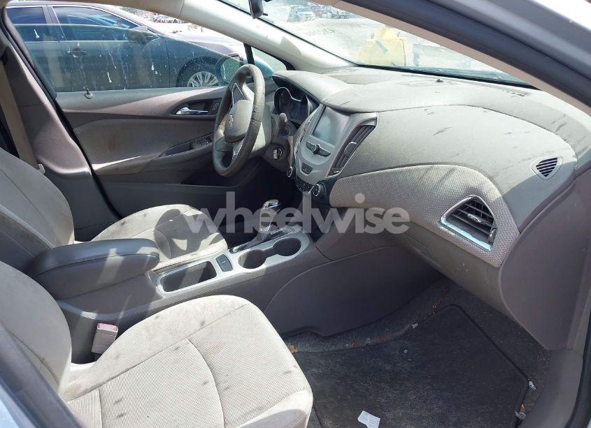 Photo 5 of 2017 Chevrolet Cruze LS AUTO (VIN 1G1BC5SM8H7262910)