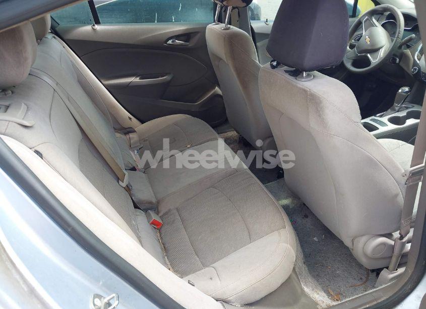 Photo 8 of 2017 Chevrolet Cruze LS AUTO (VIN 1G1BC5SM8H7262910)