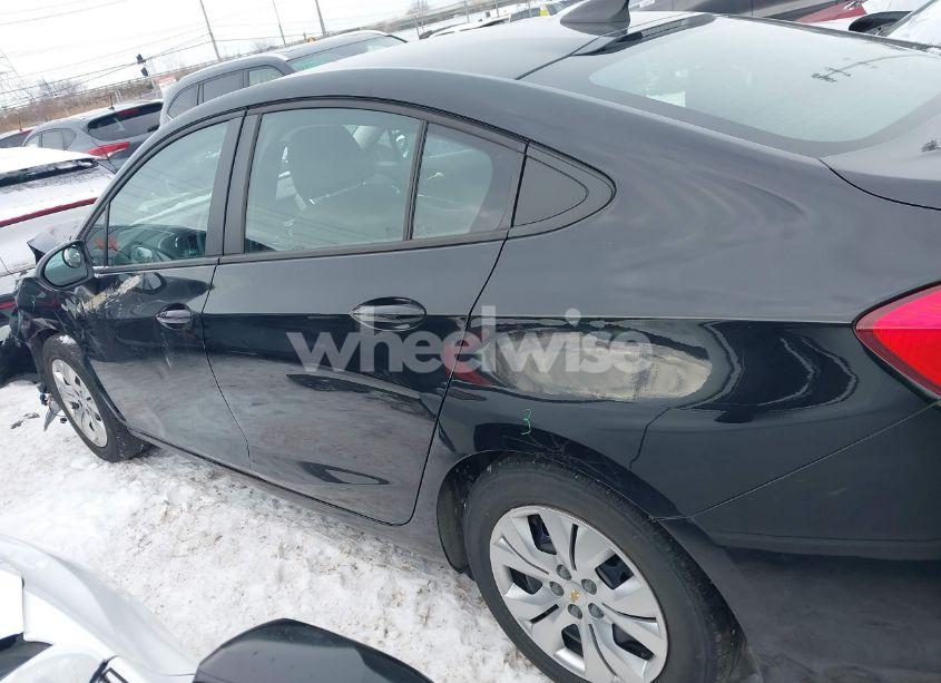Photo 15 of 2018 Chevrolet Cruze LS AUTO (VIN 1G1BC5SM8J7133183)