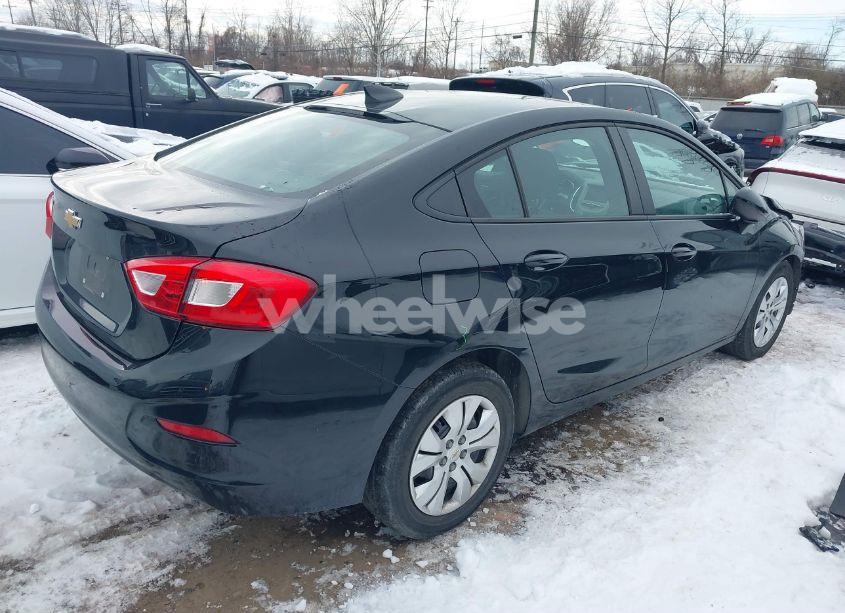 Photo 4 of 2018 Chevrolet Cruze LS AUTO (VIN 1G1BC5SM8J7133183)