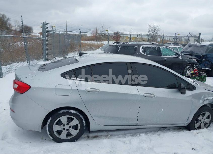 Photo 13 of 2018 Chevrolet Cruze LS AUTO (VIN 1G1BC5SM8J7137590)