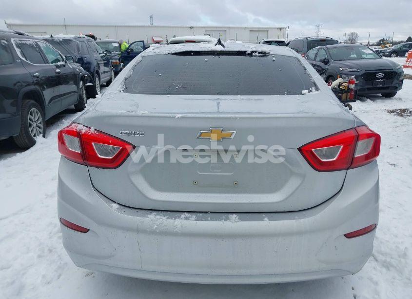 Photo 16 of 2018 Chevrolet Cruze LS AUTO (VIN 1G1BC5SM8J7137590)