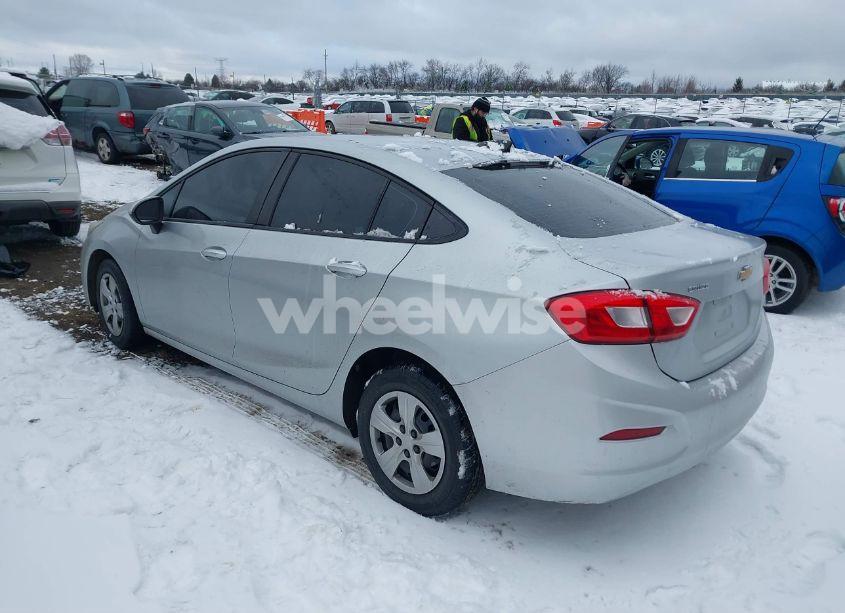Photo 3 of 2018 Chevrolet Cruze LS AUTO (VIN 1G1BC5SM8J7137590)