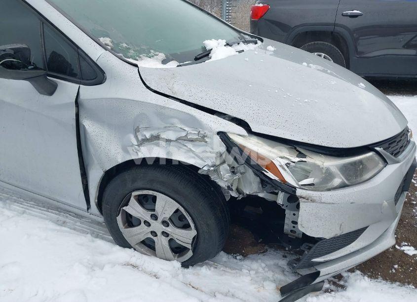 Photo 6 of 2018 Chevrolet Cruze LS AUTO (VIN 1G1BC5SM8J7137590)