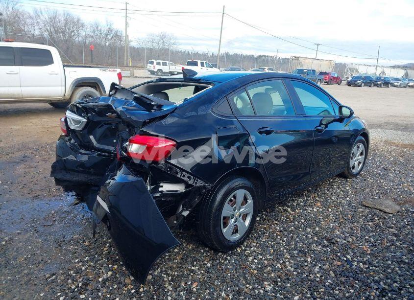 Photo 4 of 2018 Chevrolet Cruze LS AUTO (VIN 1G1BC5SM8J7141428)