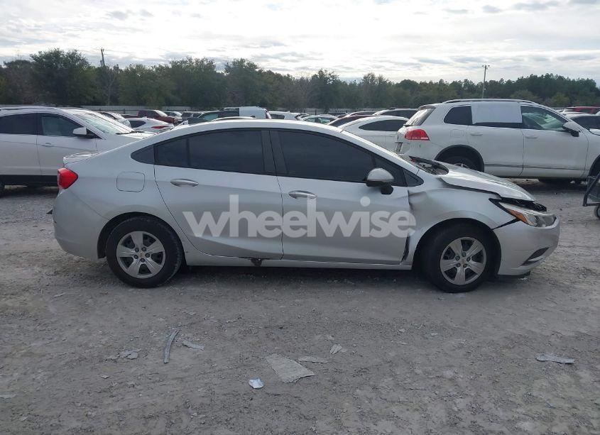 Photo 13 of 2018 Chevrolet Cruze LS AUTO (VIN 1G1BC5SM8J7147696)