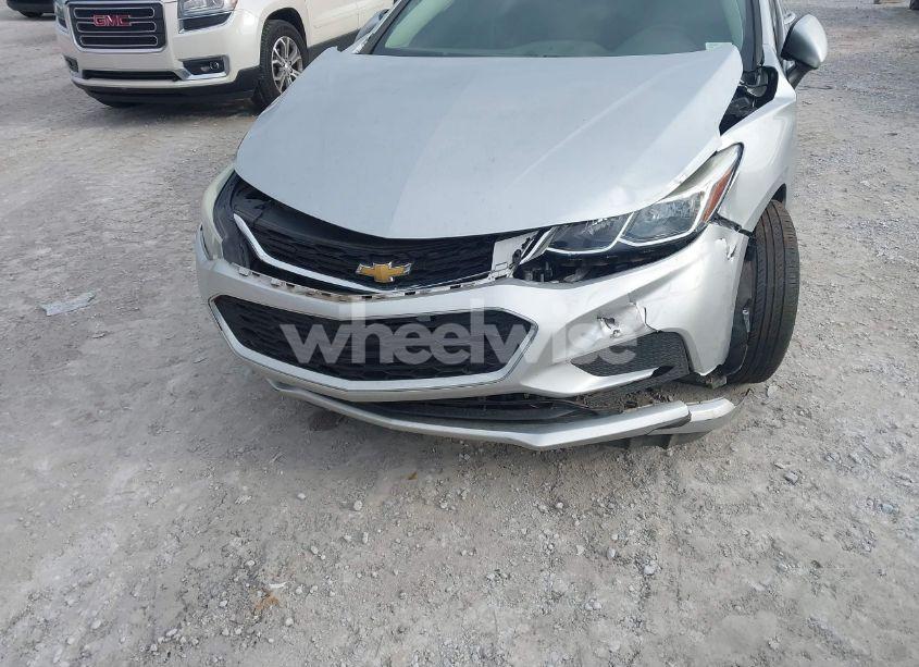 Photo 6 of 2018 Chevrolet Cruze LS AUTO (VIN 1G1BC5SM8J7147696)