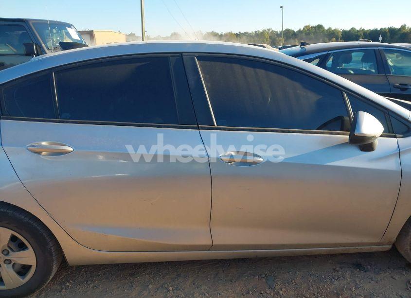 Photo 13 of 2018 Chevrolet Cruze LS AUTO (VIN 1G1BC5SM8J7163140)