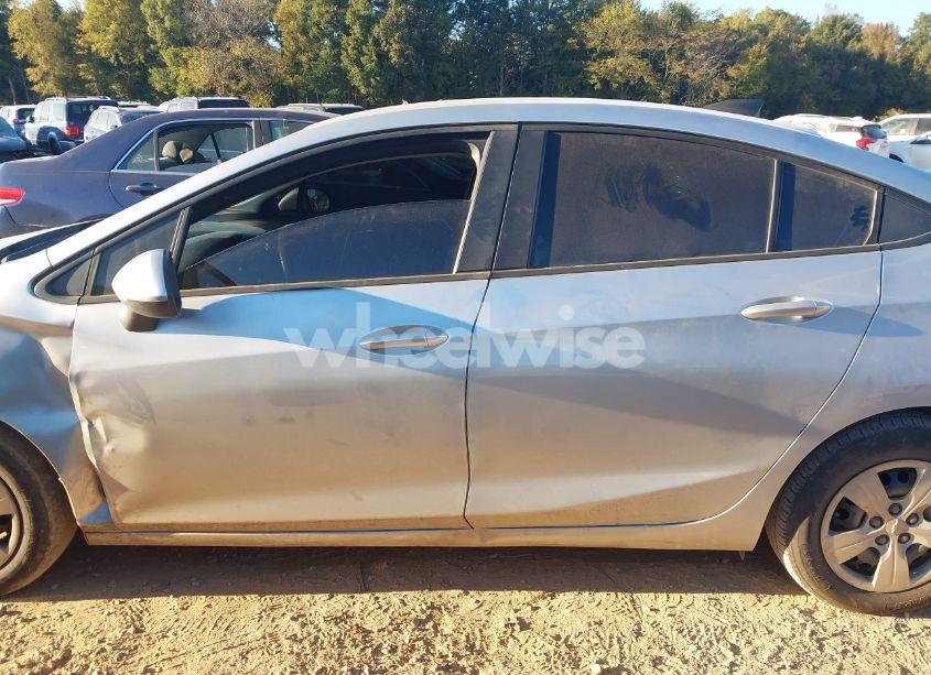 Photo 14 of 2018 Chevrolet Cruze LS AUTO (VIN 1G1BC5SM8J7163140)