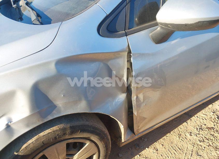 Photo 18 of 2018 Chevrolet Cruze LS AUTO (VIN 1G1BC5SM8J7163140)