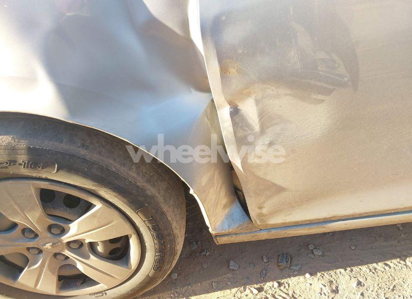 Photo 19 of 2018 Chevrolet Cruze LS AUTO (VIN 1G1BC5SM8J7163140)