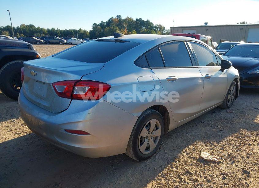 Photo 4 of 2018 Chevrolet Cruze LS AUTO (VIN 1G1BC5SM8J7163140)