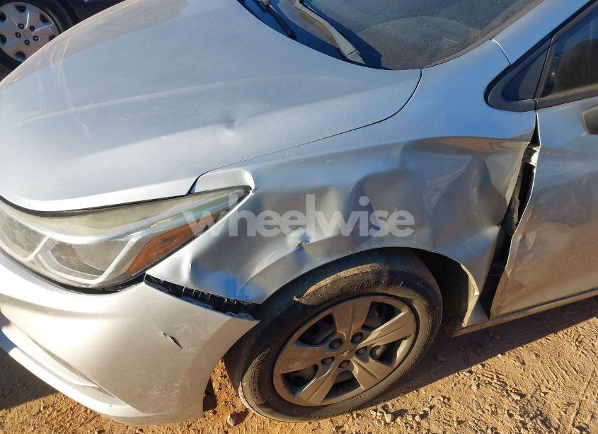 Photo 6 of 2018 Chevrolet Cruze LS AUTO (VIN 1G1BC5SM8J7163140)