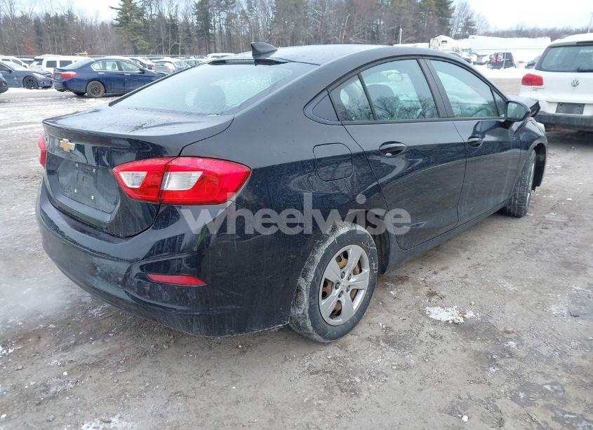 Photo 4 of 2018 Chevrolet Cruze LS AUTO (VIN 1G1BC5SM8J7195344)