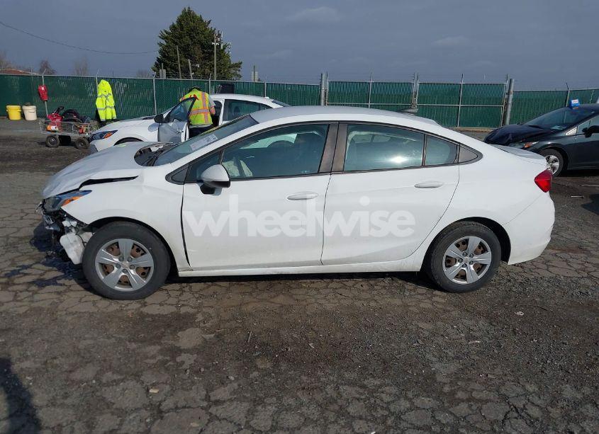 Photo 14 of 2018 Chevrolet Cruze LS AUTO (VIN 1G1BC5SM8J7196784)