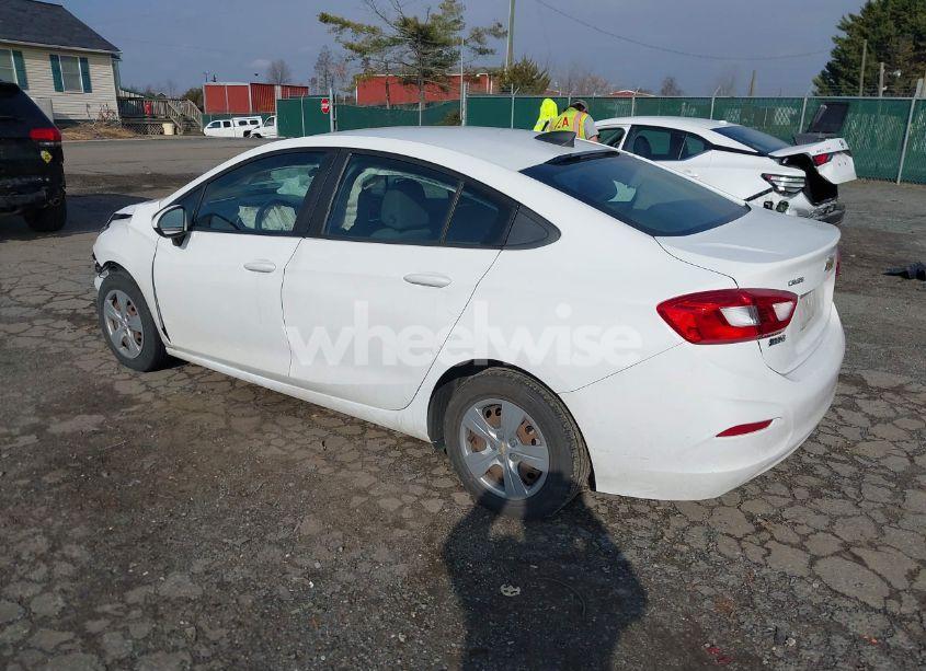 Photo 3 of 2018 Chevrolet Cruze LS AUTO (VIN 1G1BC5SM8J7196784)