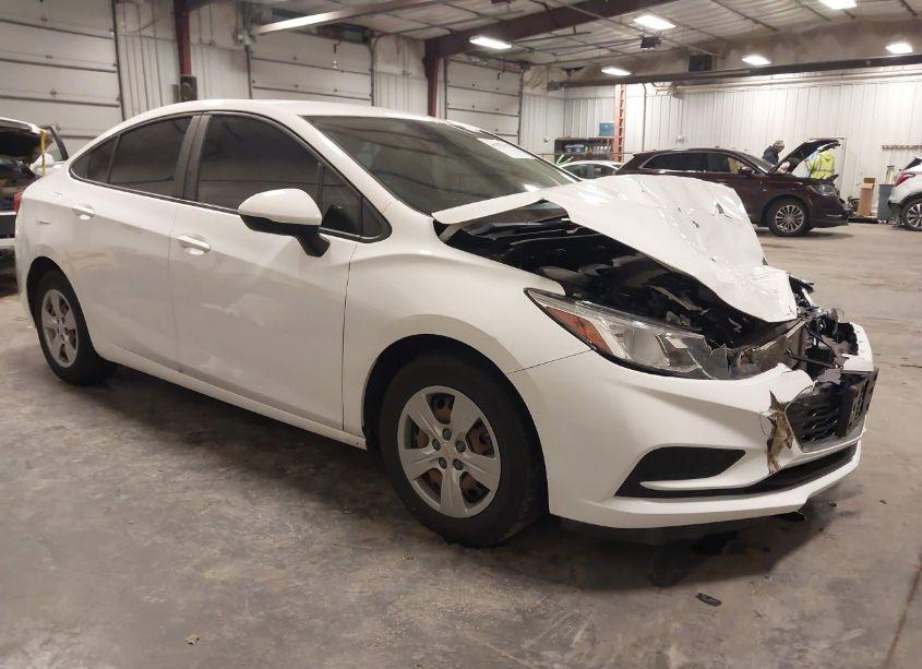 2018 Chevrolet Cruze LS AUTO (VIN 1G1BC5SM8J7197143) main photo