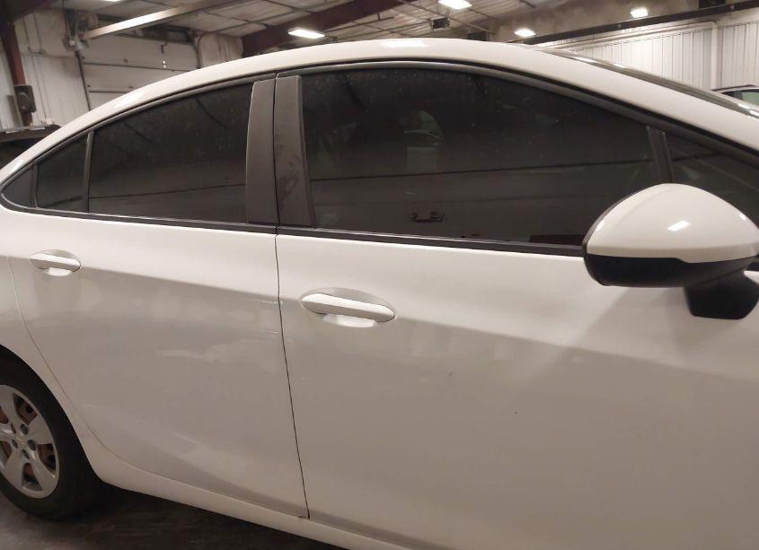 Photo 13 of 2018 Chevrolet Cruze LS AUTO (VIN 1G1BC5SM8J7197143)