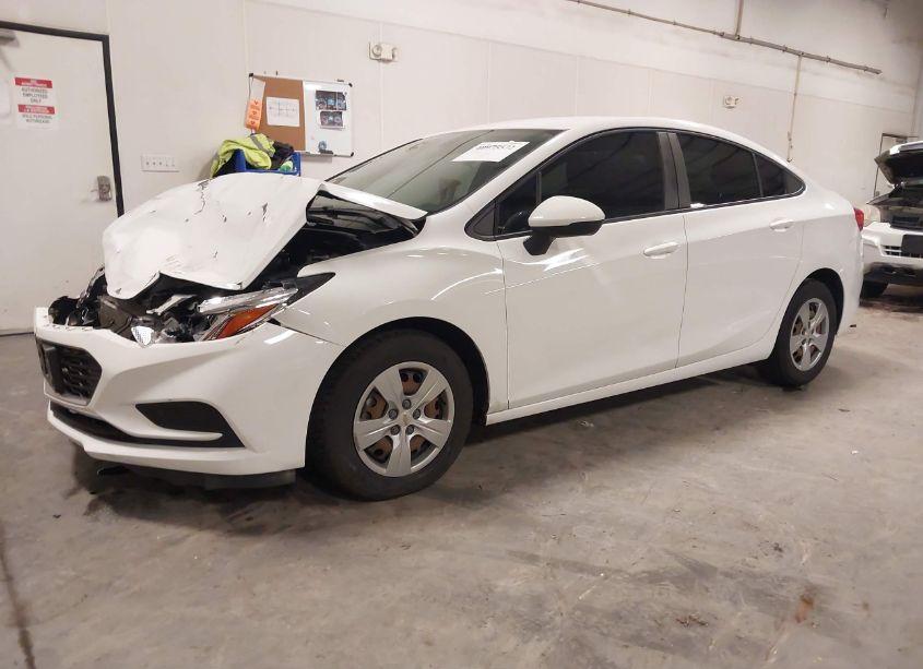 Photo 2 of 2018 Chevrolet Cruze LS AUTO (VIN 1G1BC5SM8J7197143)