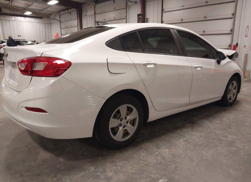 Photo 4 of 2018 Chevrolet Cruze LS AUTO (VIN 1G1BC5SM8J7197143)