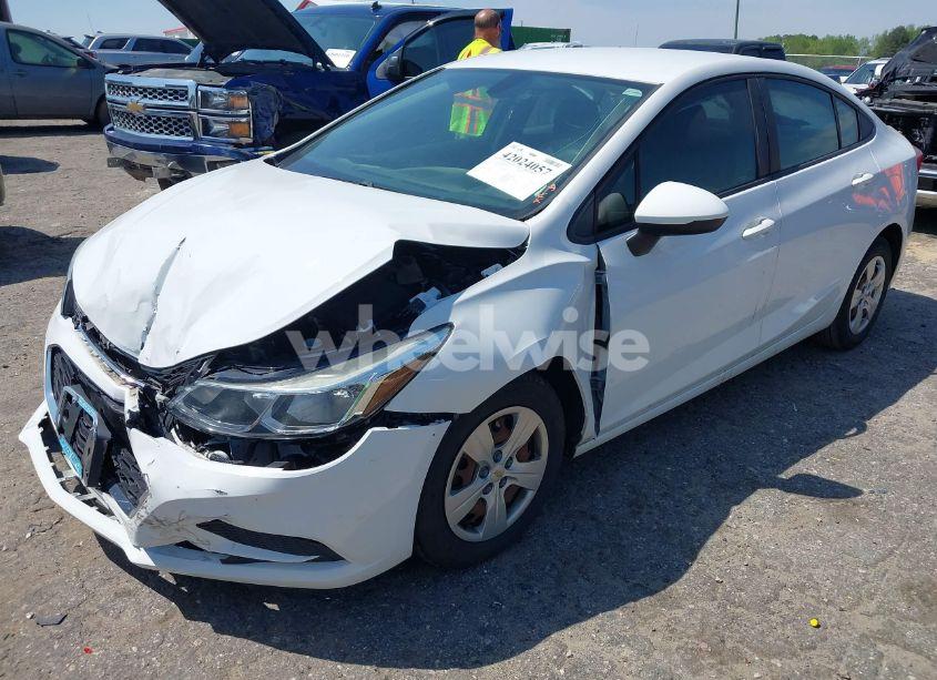 Photo 2 of 2018 Chevrolet Cruze LS AUTO (VIN 1G1BC5SM8J7198275)