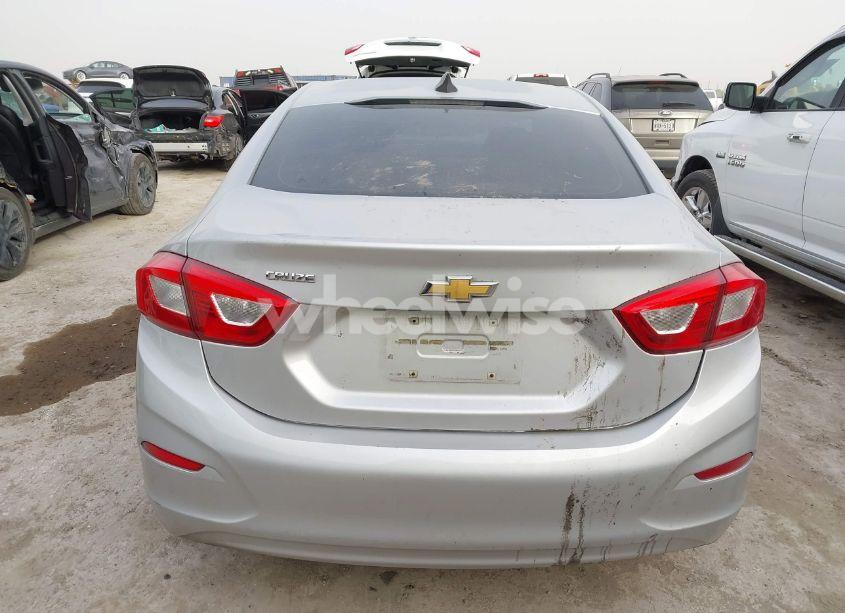 Photo 16 of 2018 Chevrolet Cruze LS AUTO (VIN 1G1BC5SM8J7216192)