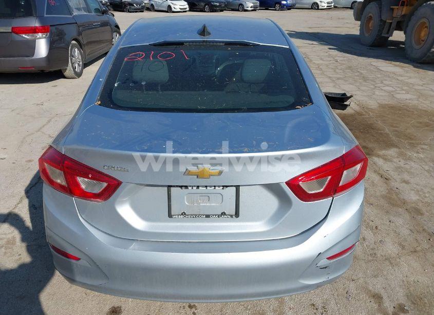 Photo 16 of 2018 Chevrolet Cruze LS AUTO (VIN 1G1BC5SM8J7228102)