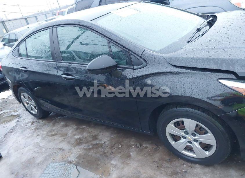 Photo 13 of 2018 Chevrolet Cruze LS AUTO (VIN 1G1BC5SM8J7235969)