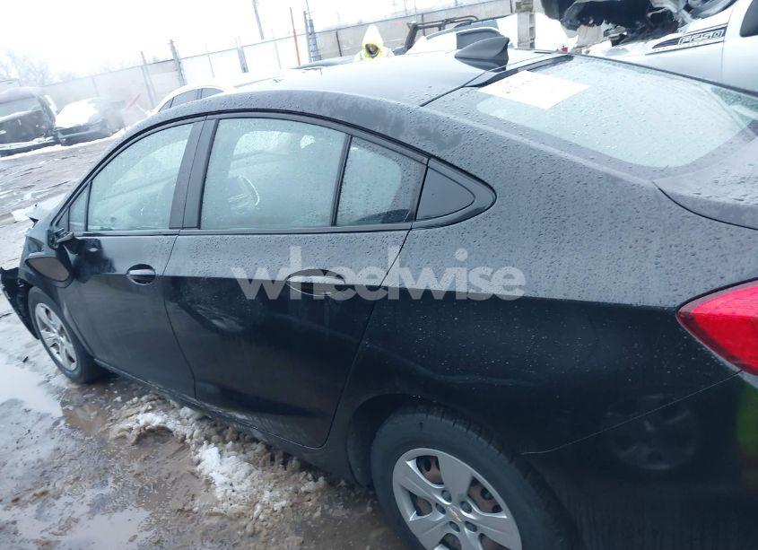 Photo 14 of 2018 Chevrolet Cruze LS AUTO (VIN 1G1BC5SM8J7235969)