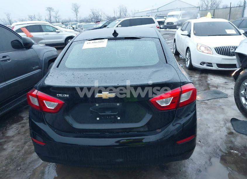 Photo 16 of 2018 Chevrolet Cruze LS AUTO (VIN 1G1BC5SM8J7235969)