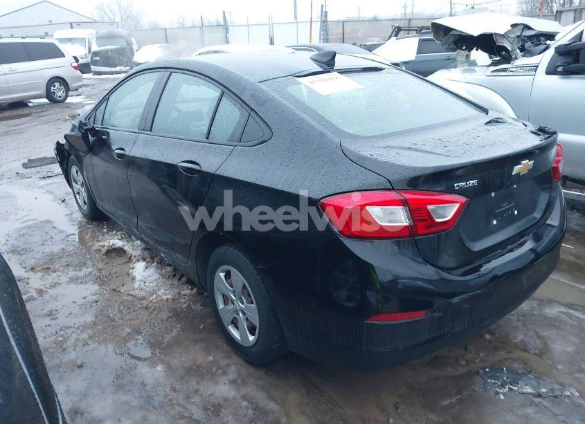 Photo 3 of 2018 Chevrolet Cruze LS AUTO (VIN 1G1BC5SM8J7235969)