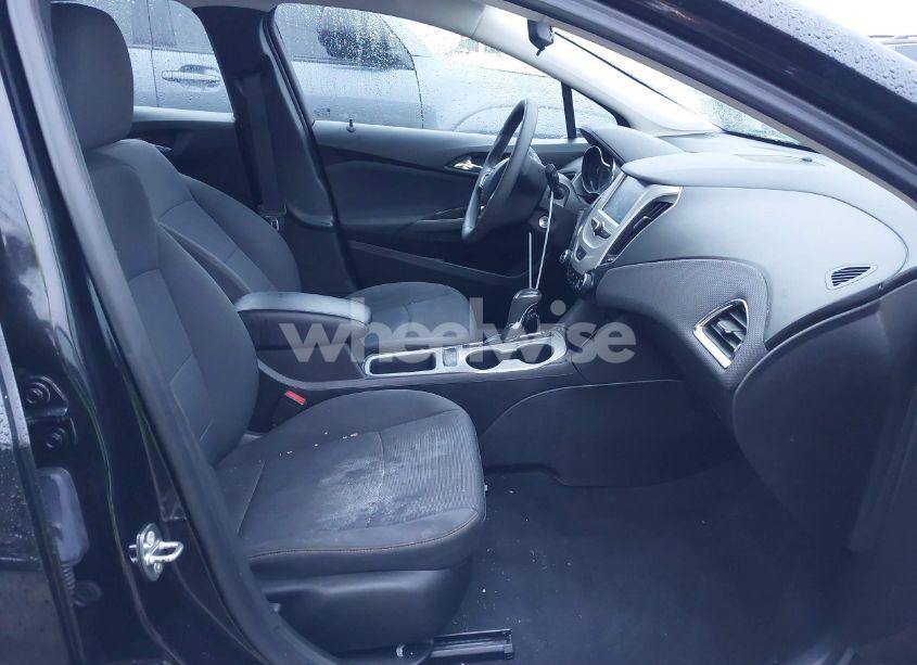 Photo 5 of 2018 Chevrolet Cruze LS AUTO (VIN 1G1BC5SM8J7235969)