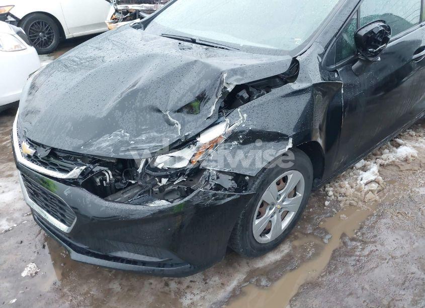 Photo 6 of 2018 Chevrolet Cruze LS AUTO (VIN 1G1BC5SM8J7235969)