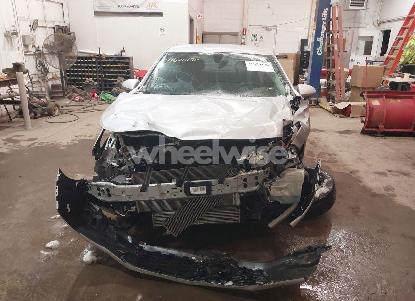 Photo 13 of 2018 Chevrolet Cruze LS AUTO (VIN 1G1BC5SM8J7239911)