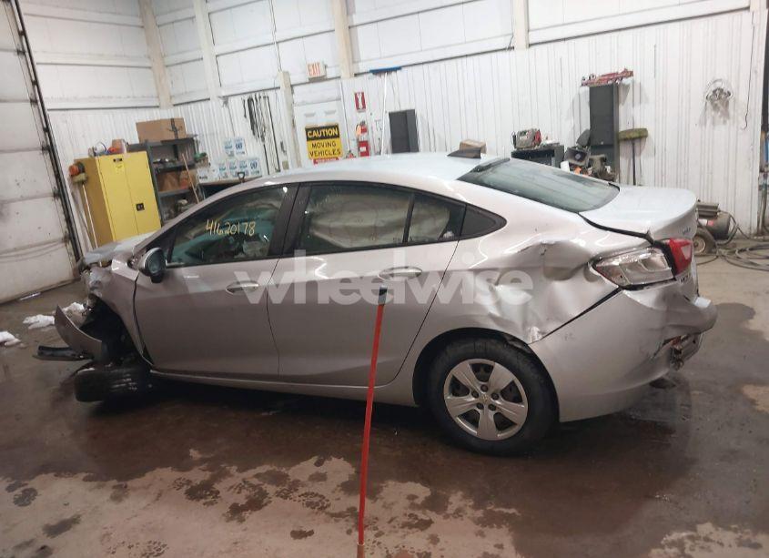Photo 15 of 2018 Chevrolet Cruze LS AUTO (VIN 1G1BC5SM8J7239911)