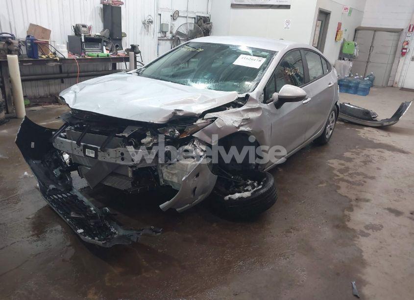 Photo 2 of 2018 Chevrolet Cruze LS AUTO (VIN 1G1BC5SM8J7239911)