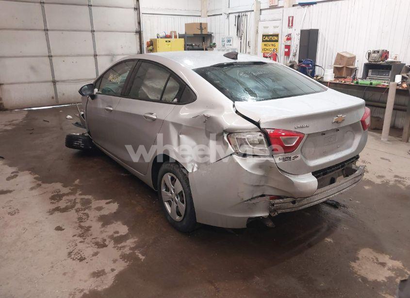 Photo 3 of 2018 Chevrolet Cruze LS AUTO (VIN 1G1BC5SM8J7239911)