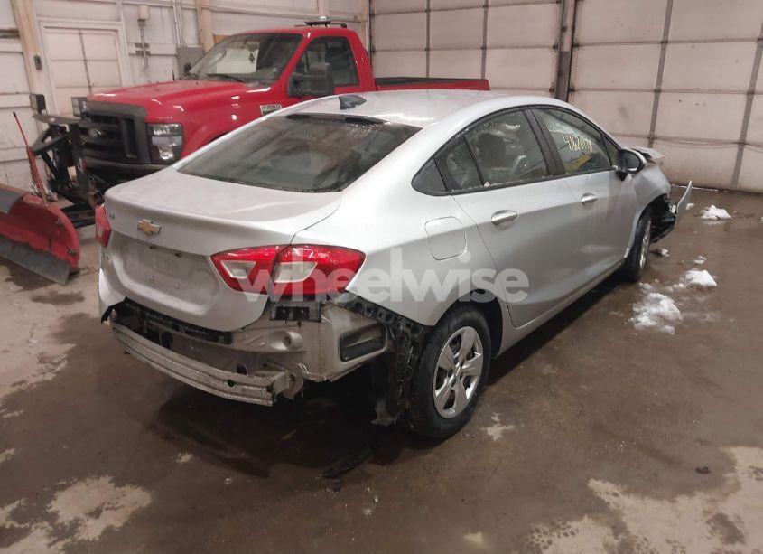 Photo 4 of 2018 Chevrolet Cruze LS AUTO (VIN 1G1BC5SM8J7239911)